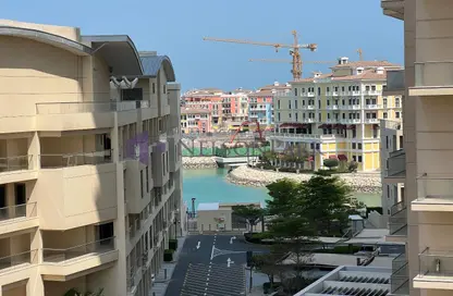 Apartment - 2 Bedrooms - 4 Bathrooms for rent in Abraj Bay - Abraj Quartiers - The Pearl Island - Doha