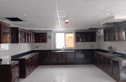 Staff Accommodation - Studio - 7+ Bathrooms for rent in Jerry Al Samur - Birkat Al Awamer - Al Wakra