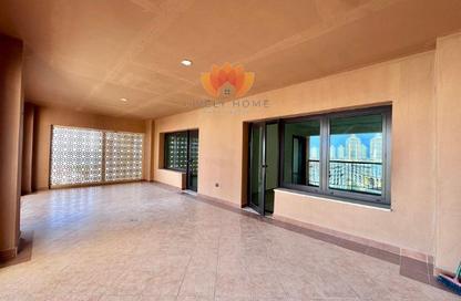 Apartment - 1 Bedroom - 2 Bathrooms for rent in East Porto Drive - Porto Arabia - The Pearl Island - Doha