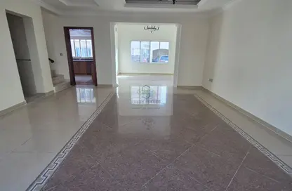 فيلا - 3 غرف نوم - 3 حمامات للايجار في شارع المطار القديم - طريق المطار القديم - الدوحة