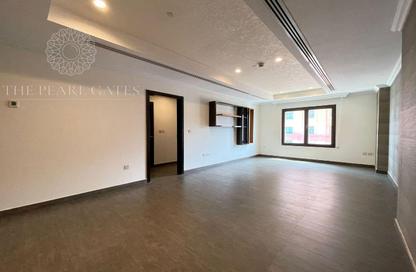 Apartment - 1 Bedroom - 2 Bathrooms for rent in East Porto Drive - Porto Arabia - The Pearl Island - Doha