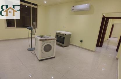 Apartment - 2 Bedrooms - 3 Bathrooms for rent in Al Nasr Street - Al Nasr - Doha