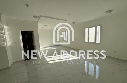 Apartment - 2 Bedrooms - 3 Bathrooms for rent in Bin Omran 35 - Fereej Bin Omran - Doha
