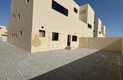 Villa - 5 Bedrooms - 7 Bathrooms for rent in Umm Salal Mahammad - Umm Salal City - Doha