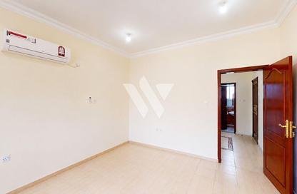 Apartment - 3 Bedrooms - 2 Bathrooms for rent in Madinat Khalifa Building 58 - Madinat Khalifa South - Madinat Khalifa - Doha Apartment - 3 Bedrooms - 2 Bathrooms for rent in Madinat Khalifa Building 58 - Madinat Khalifa South - Madinat Khalifa - Doha