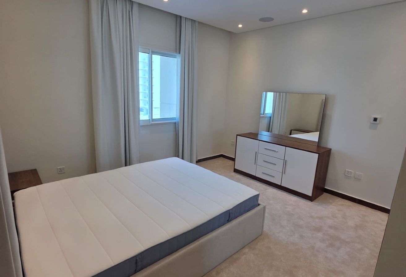1 BR Furnished Apartment with Landmark View thumbnail 11