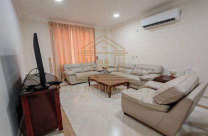Apartment - 2 Bedrooms - 3 Bathrooms for rent in Al Sadd Road - Al Sadd - Doha