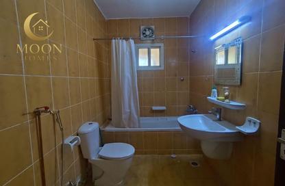 Apartment - 3 Bedrooms - 3 Bathrooms for rent in Umm Ghwailina Comm - Umm Ghuwalina - Umm Ghuwailina - Doha