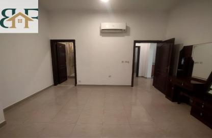 Apartment - 1 Bedroom - 2 Bathrooms for rent in Doha Al Jadeed - Doha