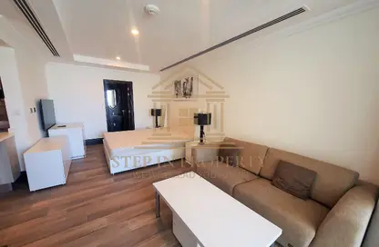Apartment - Studio - 1 Bathroom for rent in Viva Central - Viva Bahriyah - The Pearl Island - Doha
