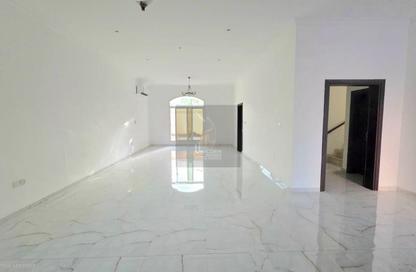 مجمع سكني - 4 غرف نوم - 4 حمامات للايجار في شارع الوعب - الوعب - الدوحة