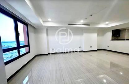 Apartment - 2 Bedrooms - 3 Bathrooms for rent in West Porto Drive - Porto Arabia - The Pearl Island - Doha