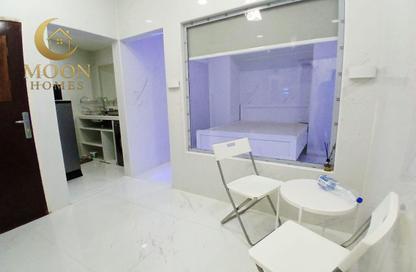 Apartment - Studio - 1 Bathroom for rent in Umm Ghuwailina 4 - Umm Ghuwailina - Doha