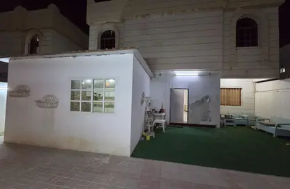 Apartment - 2 Bedrooms - 2 Bathrooms for rent in Y Village - Abu Sidra - Al Rayyan - Doha