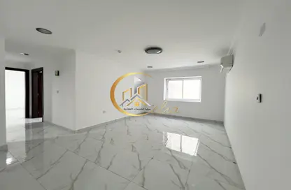 Apartment - 2 Bedrooms - 2 Bathrooms for rent in Bin Omran 35 - Fereej Bin Omran - Doha