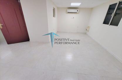 Apartment - 2 - 2 for rent in Madinat Khalifa Building 58 - Madinat Khalifa South - Madinat Khalifa - Doha