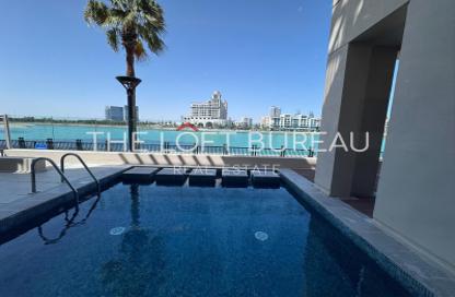 Villa - 5 Bedrooms - 6 Bathrooms for rent in Abraj Bay - Abraj Quartiers - The Pearl Island - Doha