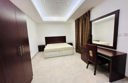 Apartment - 2 Bedrooms - 2 Bathrooms for rent in Hakeem Bin Hazam Street - Mughalina - Doha