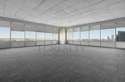 Office Space - 3 Bedrooms for rent in Marina Residences 195 - Marina District - Lusail