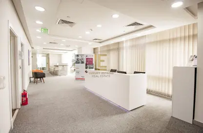 Office Space - 1 Bedroom - 3 Bathrooms for rent in Marina District - Lusail