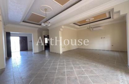 Villa - 3 Bedrooms - 5 Bathrooms for rent in New Salata - Salata - Doha