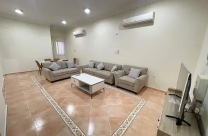Apartment - 2 Bedrooms - 2 Bathrooms for rent in Bin Omran 46 - Fereej Bin Omran - Doha