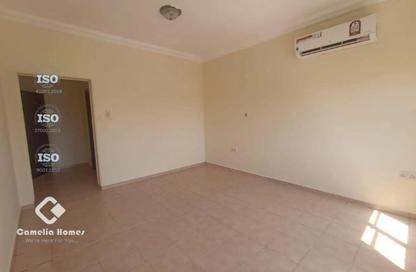 Villa - 5 - 5 for rent in Umm Al Seneem Street - Ain Khaled - Doha