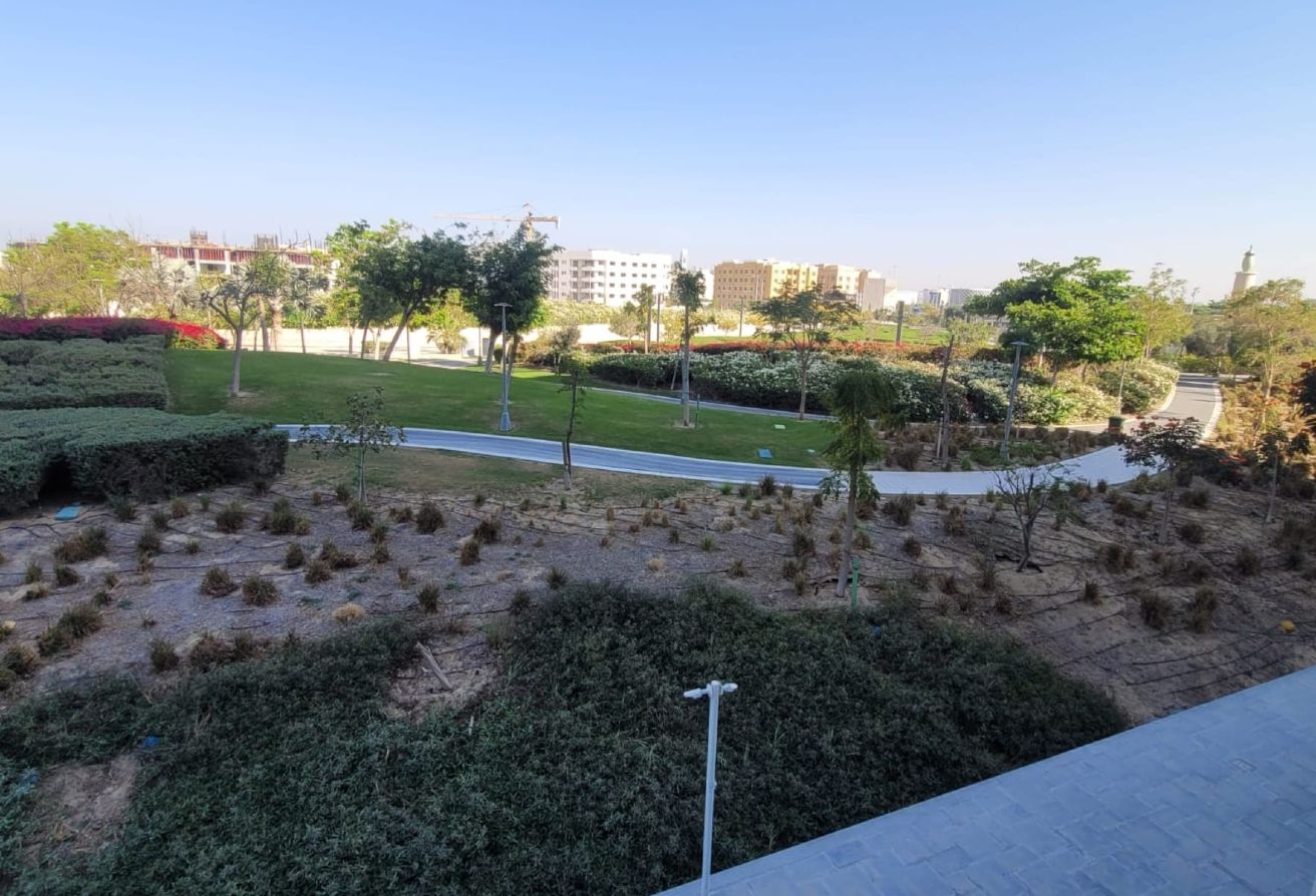 RENTED 2 BHK FF IN CRESCENT TOWER FULLY PARK VIEW thumbnail 12