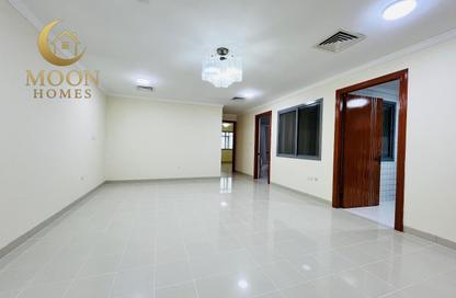 Apartment - 3 Bedrooms - 2 Bathrooms for rent in Umm Ghwailina Comm - Umm Ghuwalina - Umm Ghuwailina - Doha