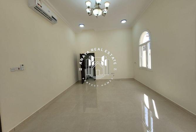 1022911 - Property Image 2