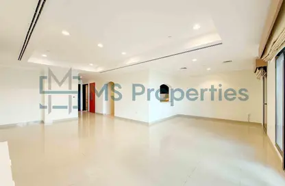 Apartment - 2 Bedrooms - 3 Bathrooms for rent in West Porto Drive - Porto Arabia - The Pearl Island - Doha