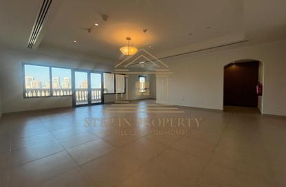 Apartment - 2 Bedrooms - 3 Bathrooms for rent in East Porto Drive - Porto Arabia - The Pearl Island - Doha