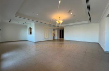Apartment - 2 Bedrooms - 3 Bathrooms for rent in East Porto Drive - Porto Arabia - The Pearl Island - Doha