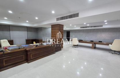 Whole Building - Studio - 6 Bathrooms for rent in B-Ring Road - Doha