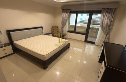 Apartment - 2 Bedrooms - 2 Bathrooms for rent in East Porto Drive - Porto Arabia - The Pearl Island - Doha