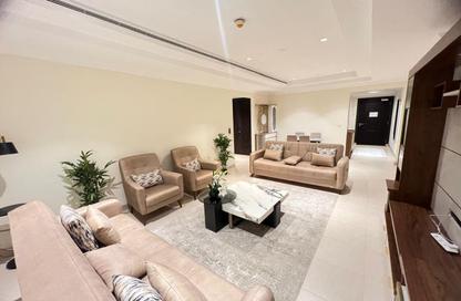 Apartment - 1 Bedroom - 2 Bathrooms for rent in East Porto Drive - Porto Arabia - The Pearl Island - Doha