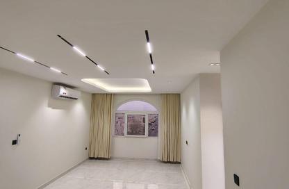 Apartment - 2 Bedrooms - 2 Bathrooms for rent in Al Messila - Al Messila - Doha