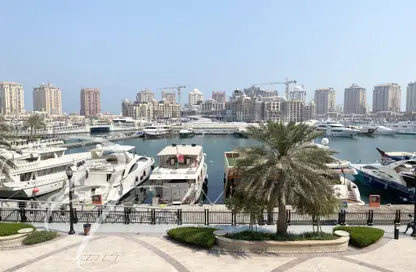 Townhouse - 4 Bedrooms - 3 Bathrooms for rent in Tower 4 - Porto Arabia - The Pearl Island - Doha