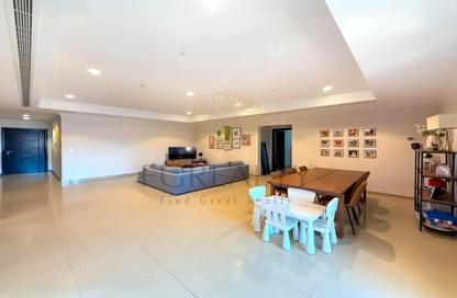 Apartment - 2 Bedrooms - 3 Bathrooms for sale in West Porto Drive - Porto Arabia - The Pearl Island - Doha
