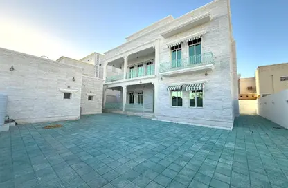فيلا - 8 غرف نوم - 8 حمامات للبيع في الريان - الريان - الدوحة