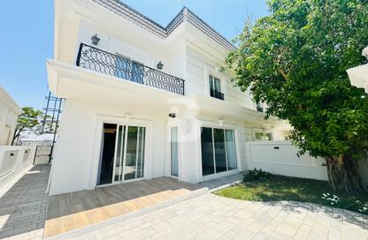 Compound - 5 Bedrooms - 6 Bathrooms for rent in Les Maisons Blanches - Lusail