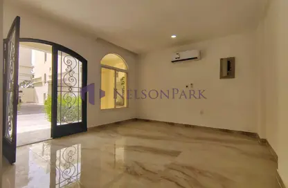 مجمع سكني - 7 غرف نوم - 6 حمامات للايجار في الثمامة - الثمامة - الدوحة