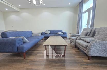 Apartment - 3 Bedrooms - 5 Bathrooms for rent in Floresta Gardens - Floresta Gardens - The Pearl Island - Doha