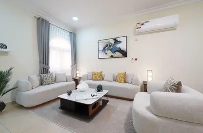 Apartment - 2 Bedrooms - 2 Bathrooms for rent in Al Khazin Street - Madinat Khalifa South - Madinat Khalifa - Doha