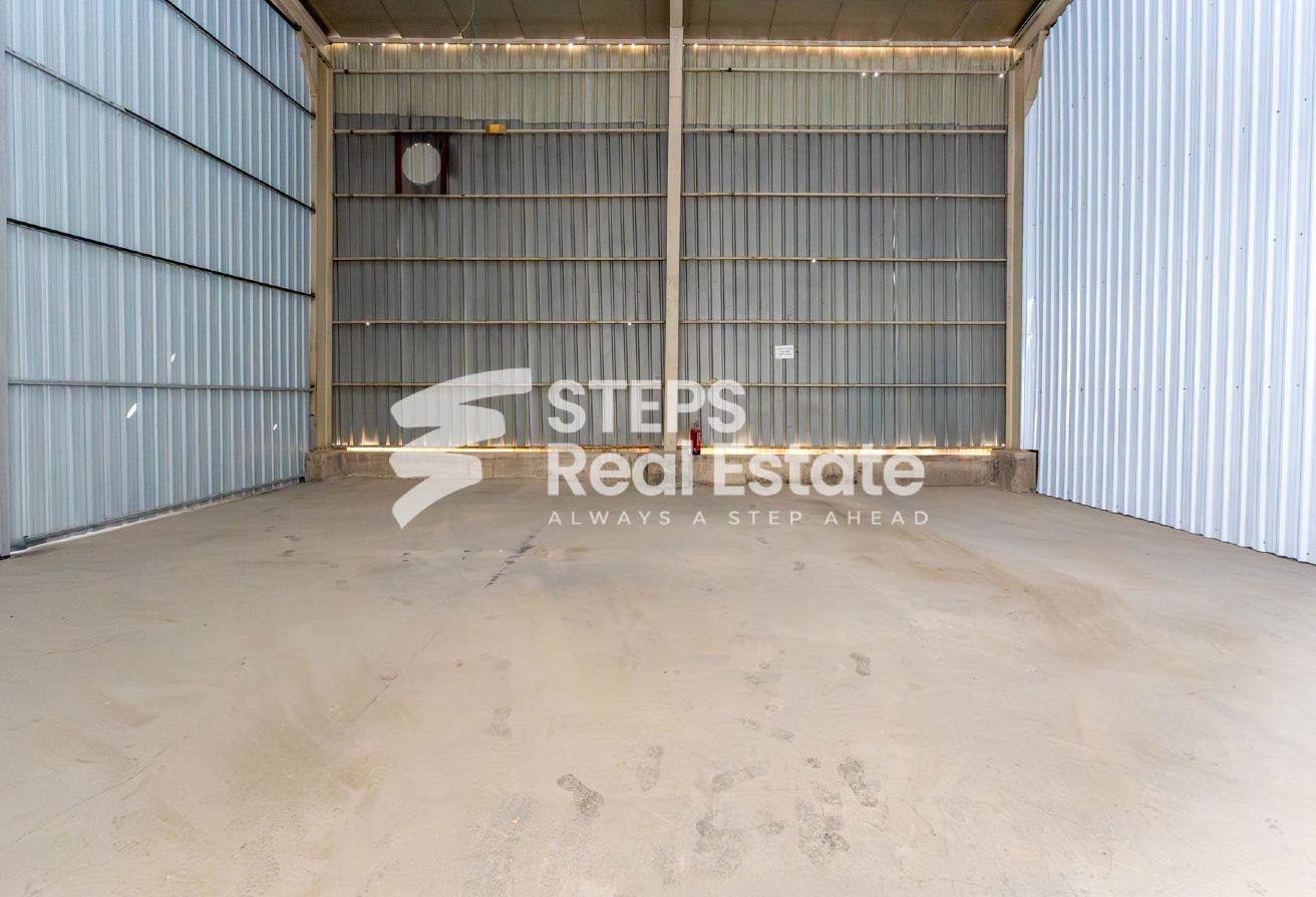 Steel Workshop with Rooms for Rent