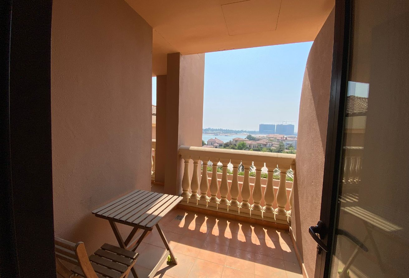 1 Bedroom | Porto Arabia | The Pearl thumbnail 4
