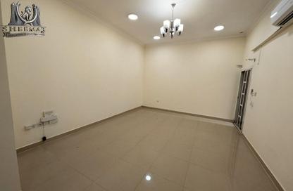 Apartment - 2 Bedrooms - 2 Bathrooms for rent in Tameer Residence East - Al Rayyan Road - Al Sadd - Doha