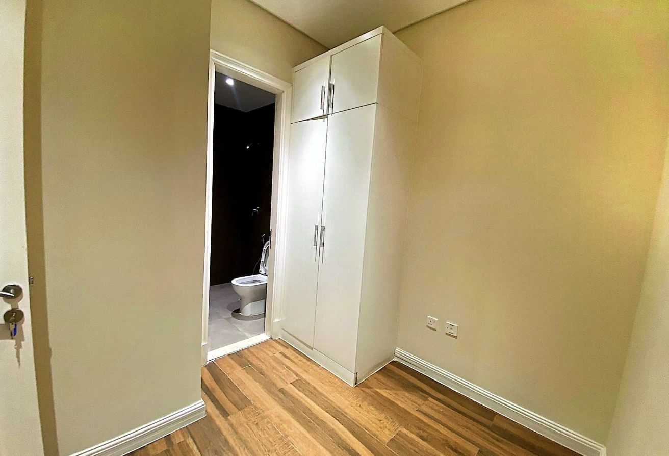 3BR + Maid in Floresta Gardens | 5-Yr Payment I thumbnail 9