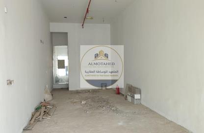Shop - Studio - 1 Bathroom for rent in Bu Hamour Street - Abu Hamour - Doha