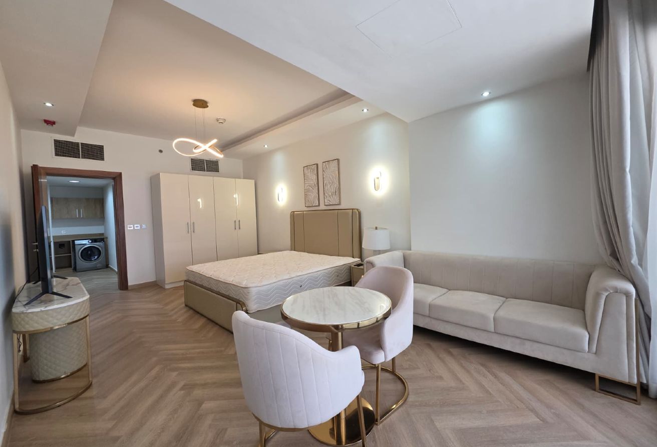 1 BR Furnished Apartment with Water View in Lusail thumbnail 11